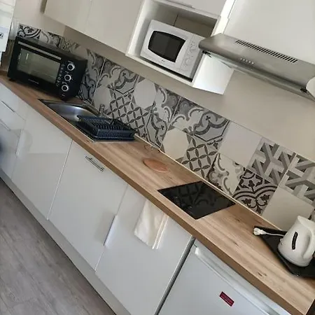 Charmant Studio Apartment *
